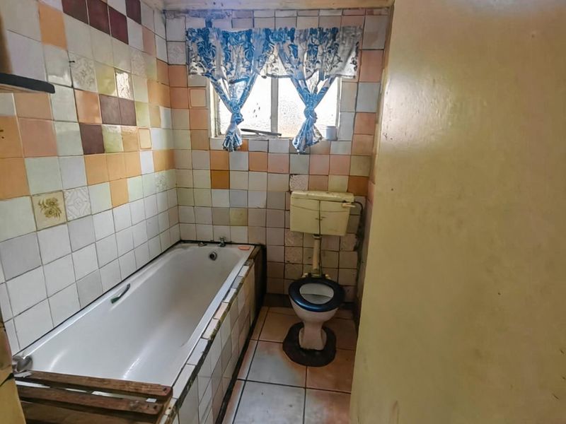House For Sale In East London - Photo 9