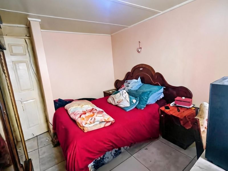 House For Sale In East London - Photo 7
