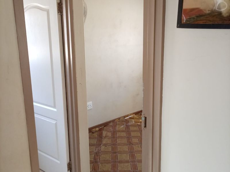 Townhouse For Sale In East London - Photo 8