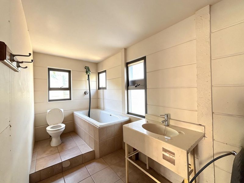 House For Sale In Uitenhage - Photo 10
