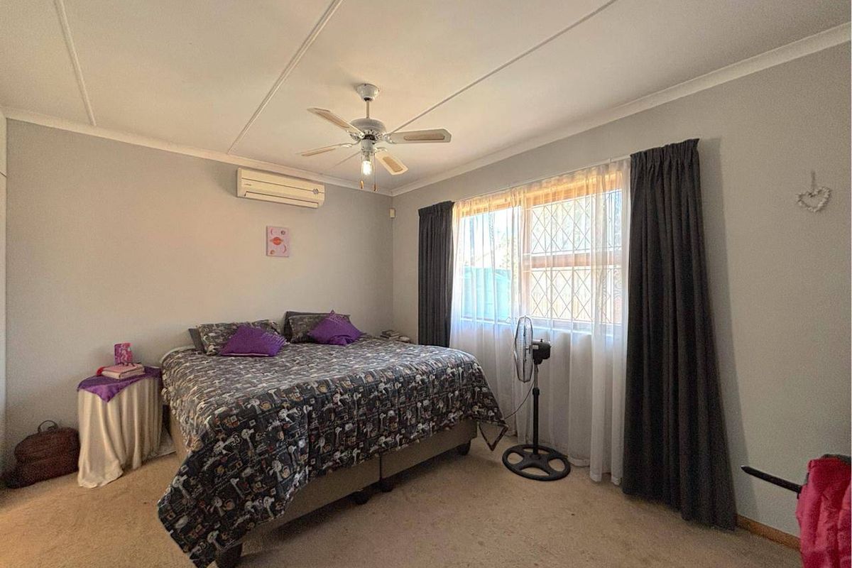 House For Sale In Uitenhage - Photo 4
