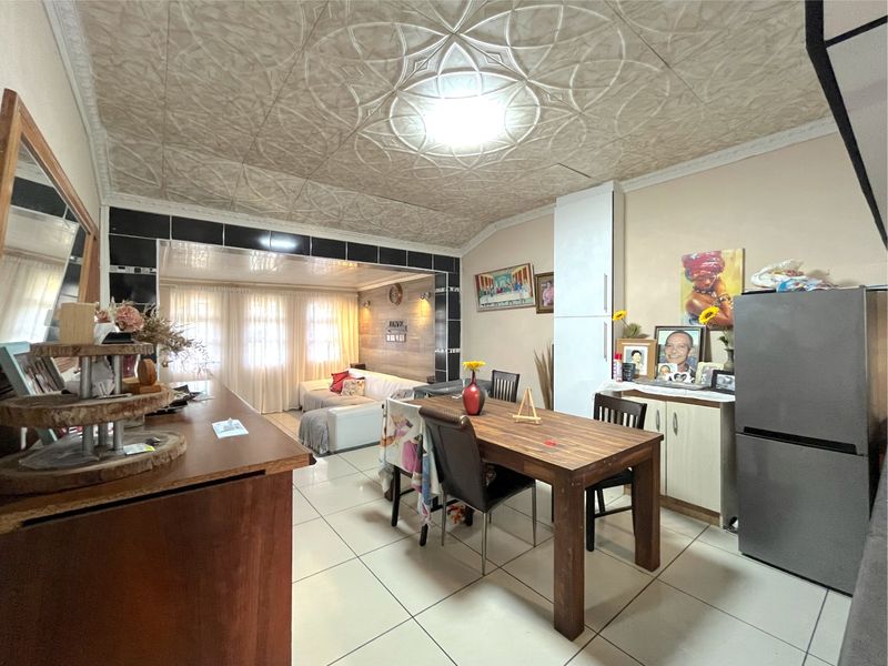 House For Sale In Port Elizabeth - Photo 6