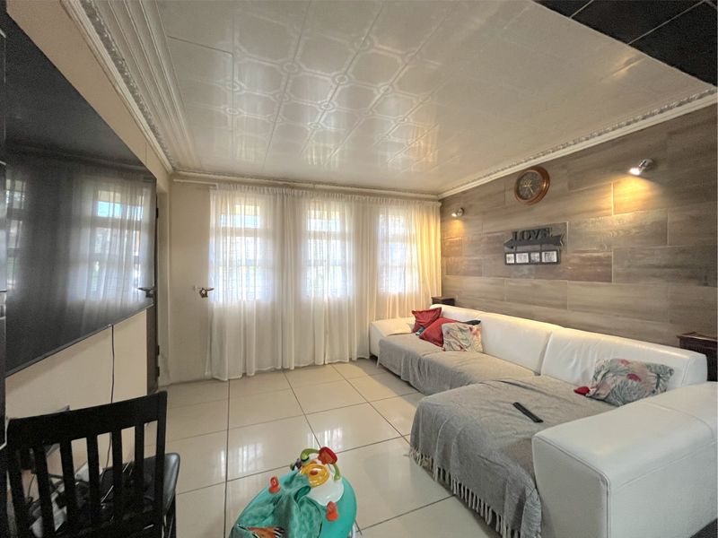 House For Sale In Port Elizabeth - Photo 5