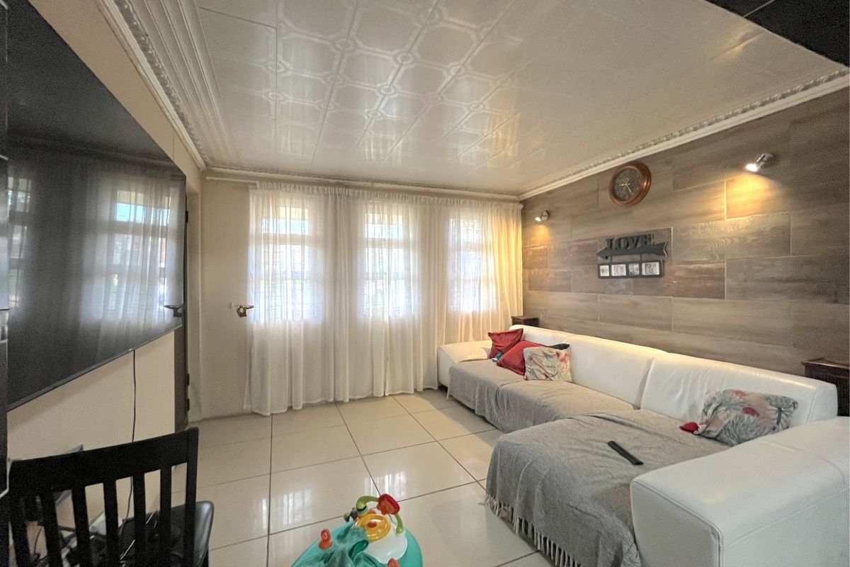 House For Sale In Port Elizabeth - Photo 5