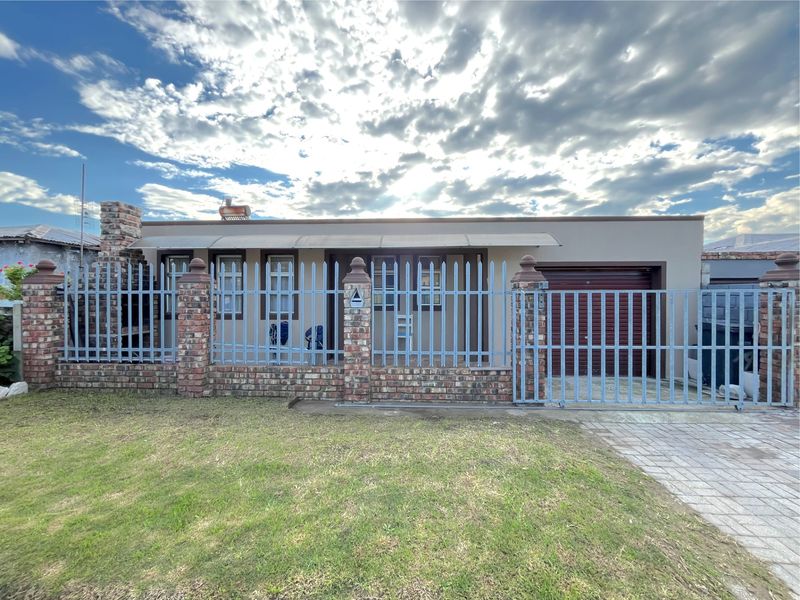 House For Sale In Port Elizabeth - Photo 3