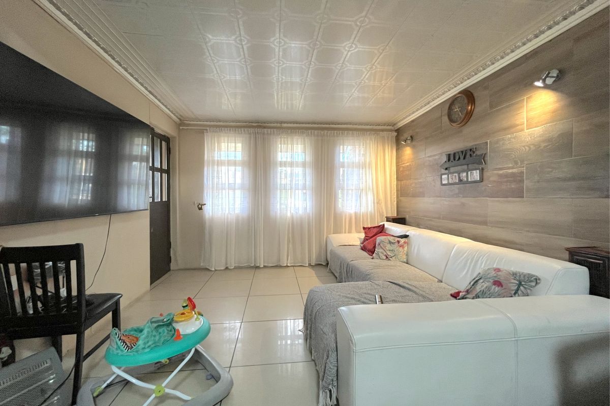 House For Sale In Port Elizabeth - Photo 4