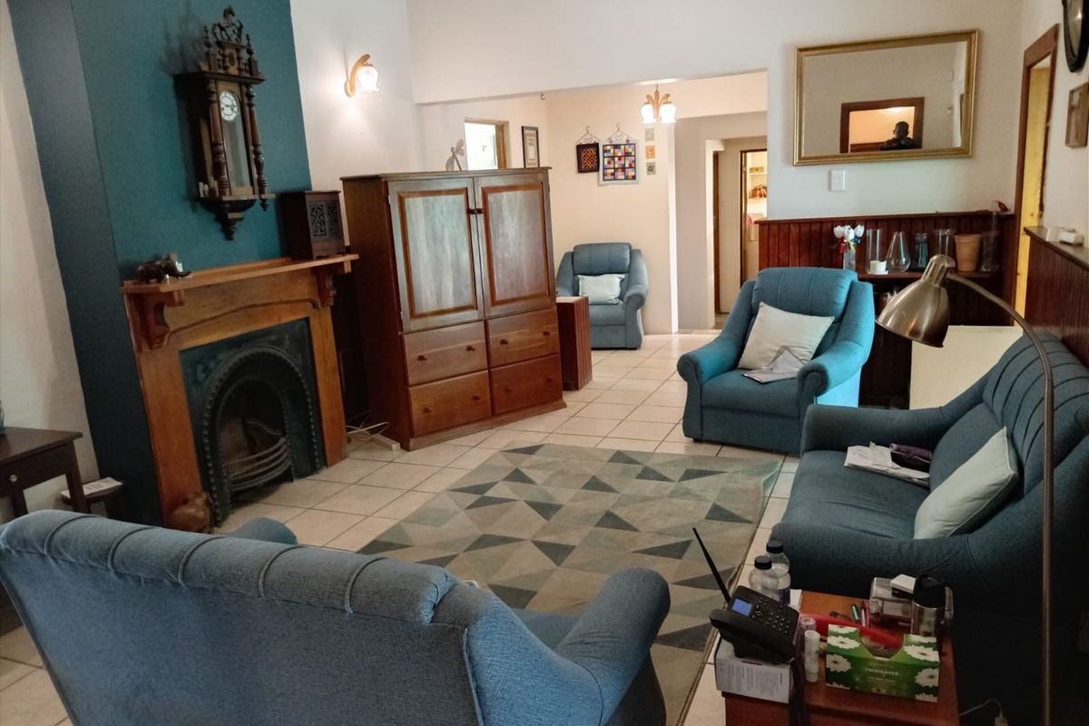 House For Sale In East London - Photo 3