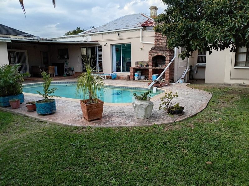 House For Sale In East London - Photo 1