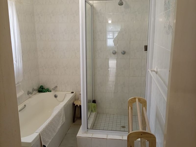 House For Sale In East London - Photo 9