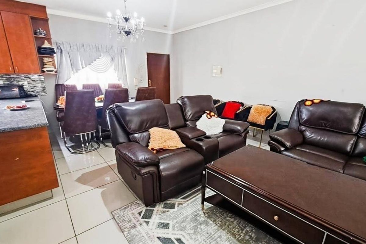 Apartment For Sale In Midrand - Photo 4