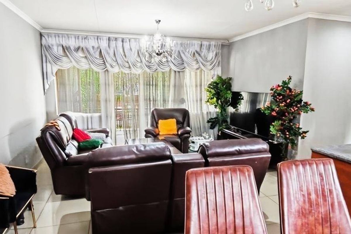 Apartment For Sale In Midrand - Photo 5