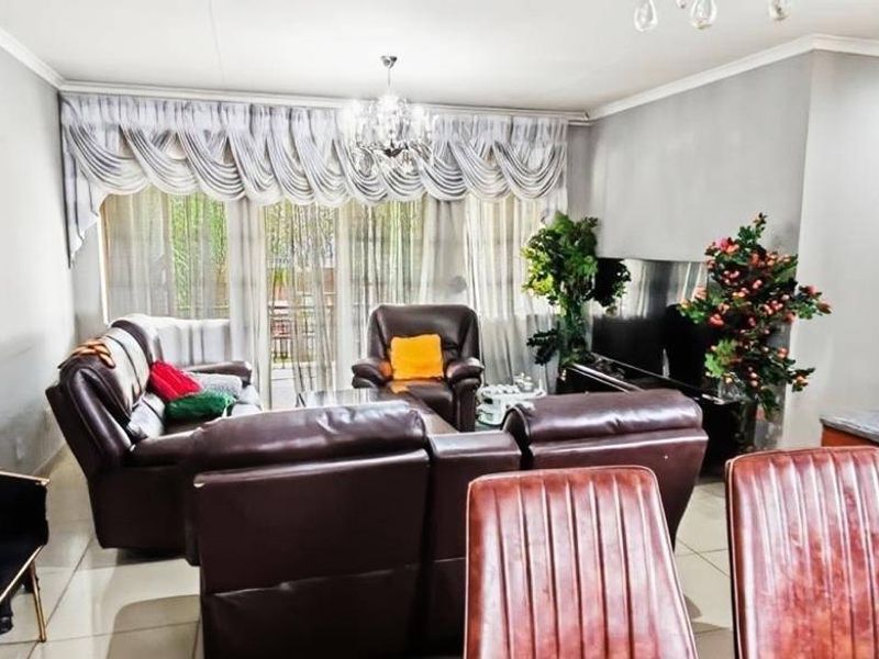 Apartment For Sale In Midrand - Photo 5