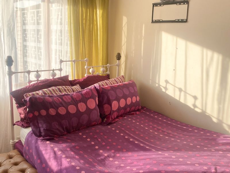 Townhouse For Sale In East London - Photo 8