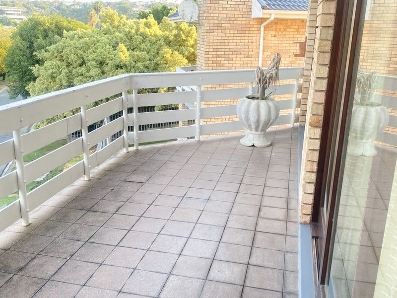 Townhouse For Sale In East London - Photo 1