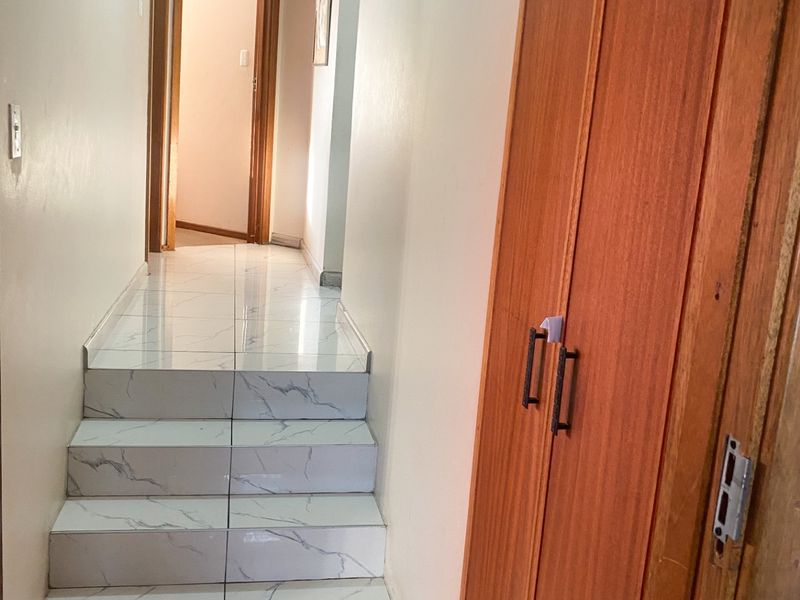Townhouse For Sale In East London - Photo 5