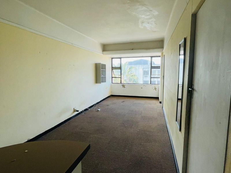 Apartment For Sale In East London - Photo 4