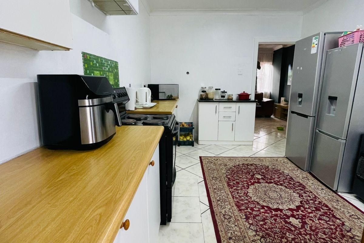 House For Sale In East London - Photo 5