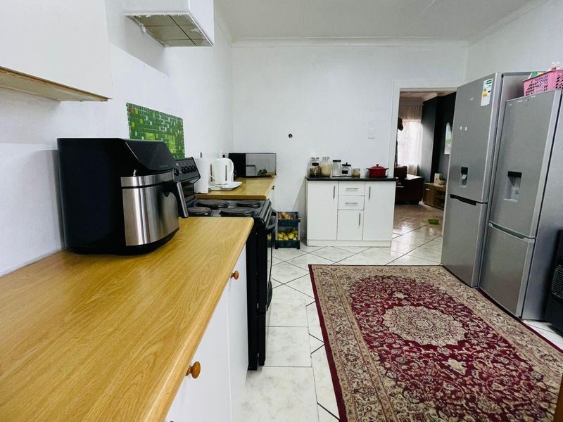House For Sale In East London - Photo 5