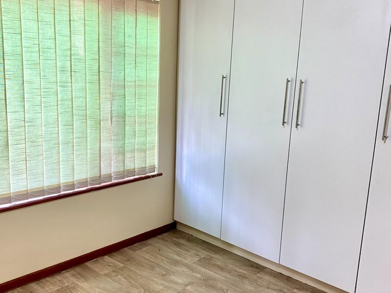 Townhouse For Sale In East London - Photo 8