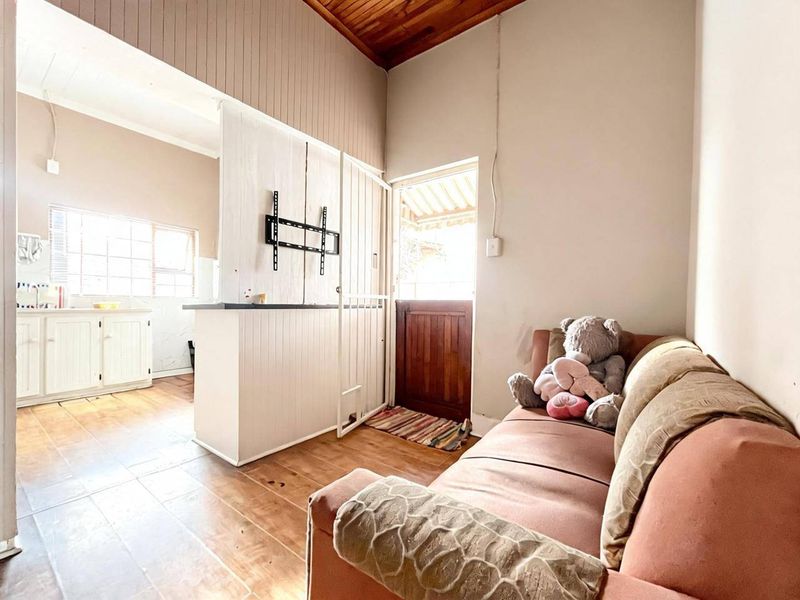 House For Sale In Port Elizabeth - Photo 10