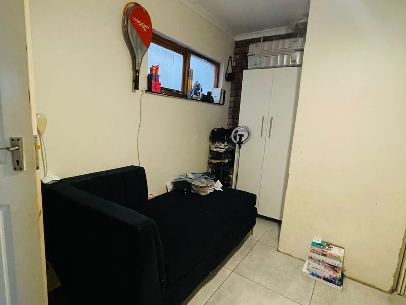 House For Sale In East London - Photo 10