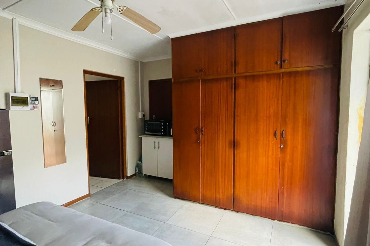 House For Sale In East London - Photo 4