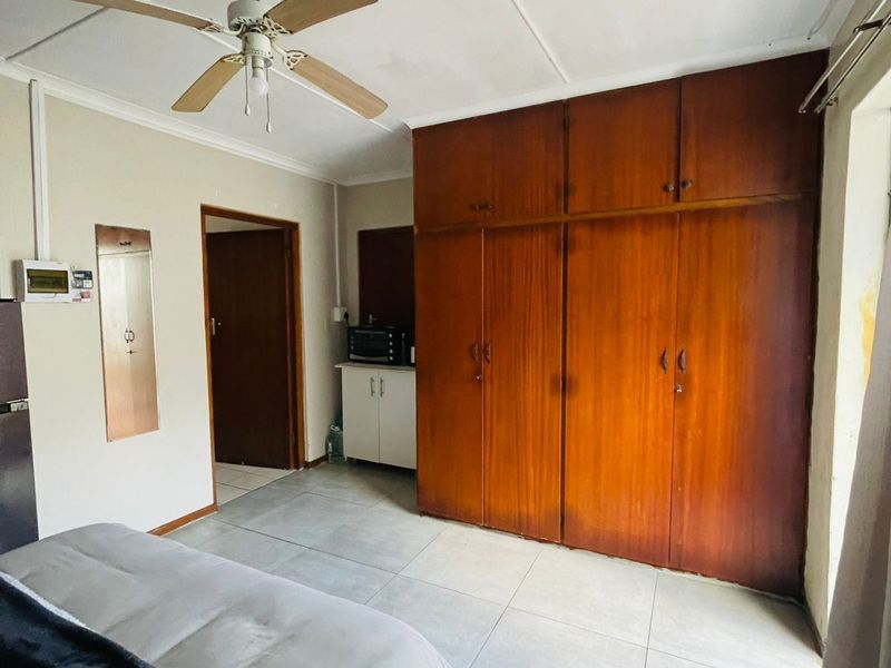 House For Sale In East London - Photo 4
