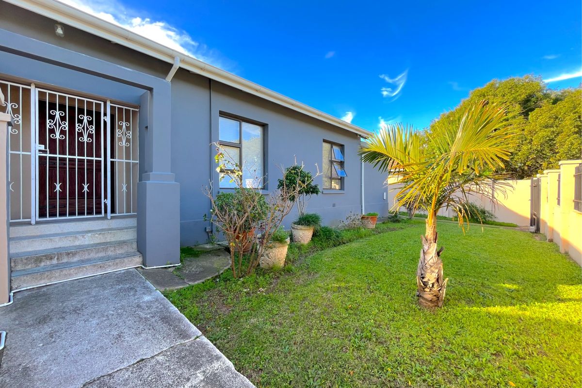 House For Sale In Port Elizabeth - Photo 2