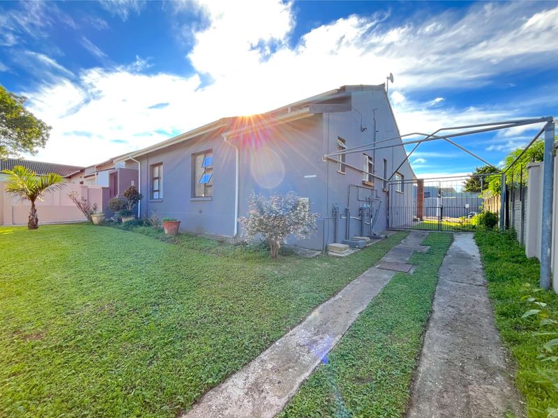 House For Sale In Port Elizabeth - Photo 4