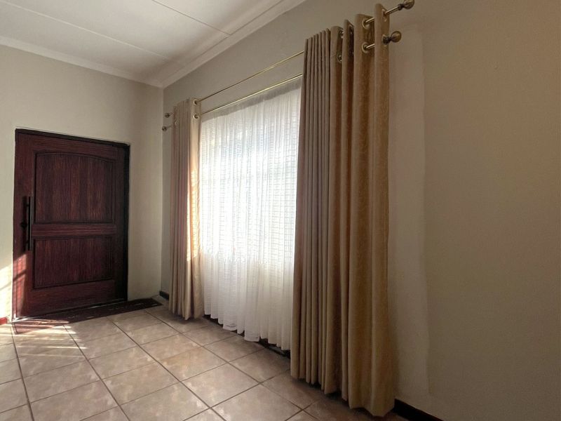 House For Sale In Port Elizabeth - Photo 8