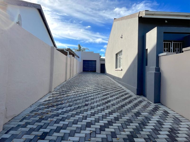 House For Sale In Port Elizabeth - Photo 6