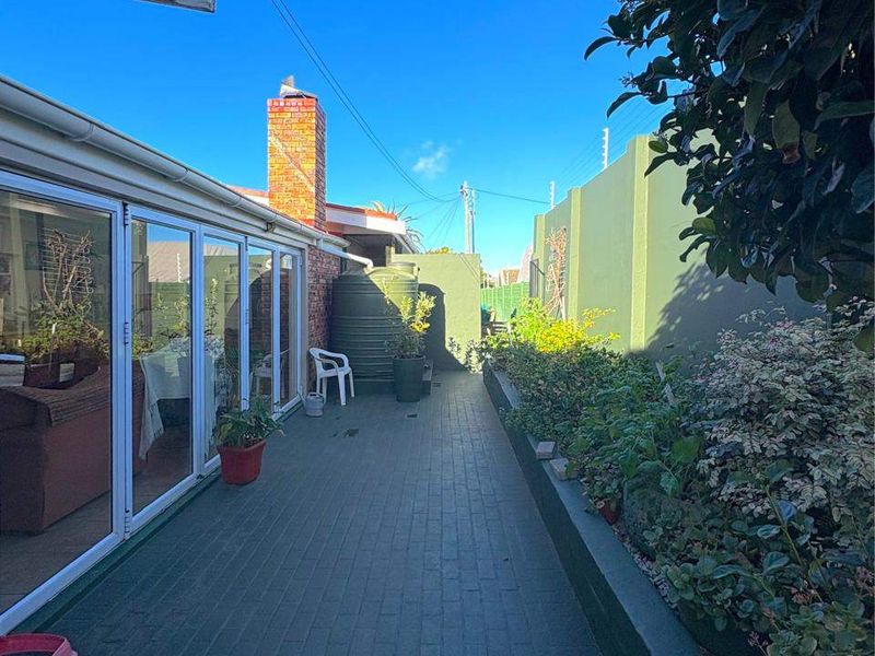 House For Sale In Port Elizabeth - Photo 8