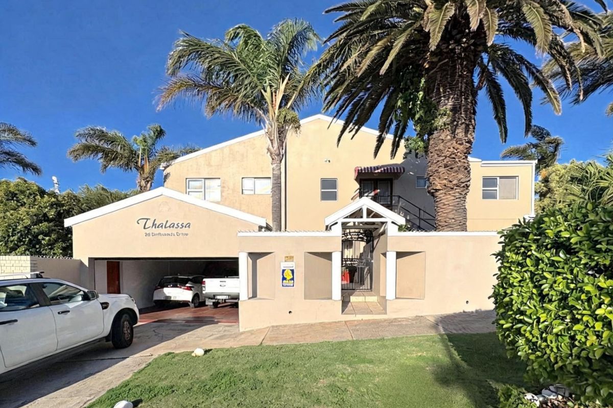 House For Sale In Port Elizabeth - Photo 2