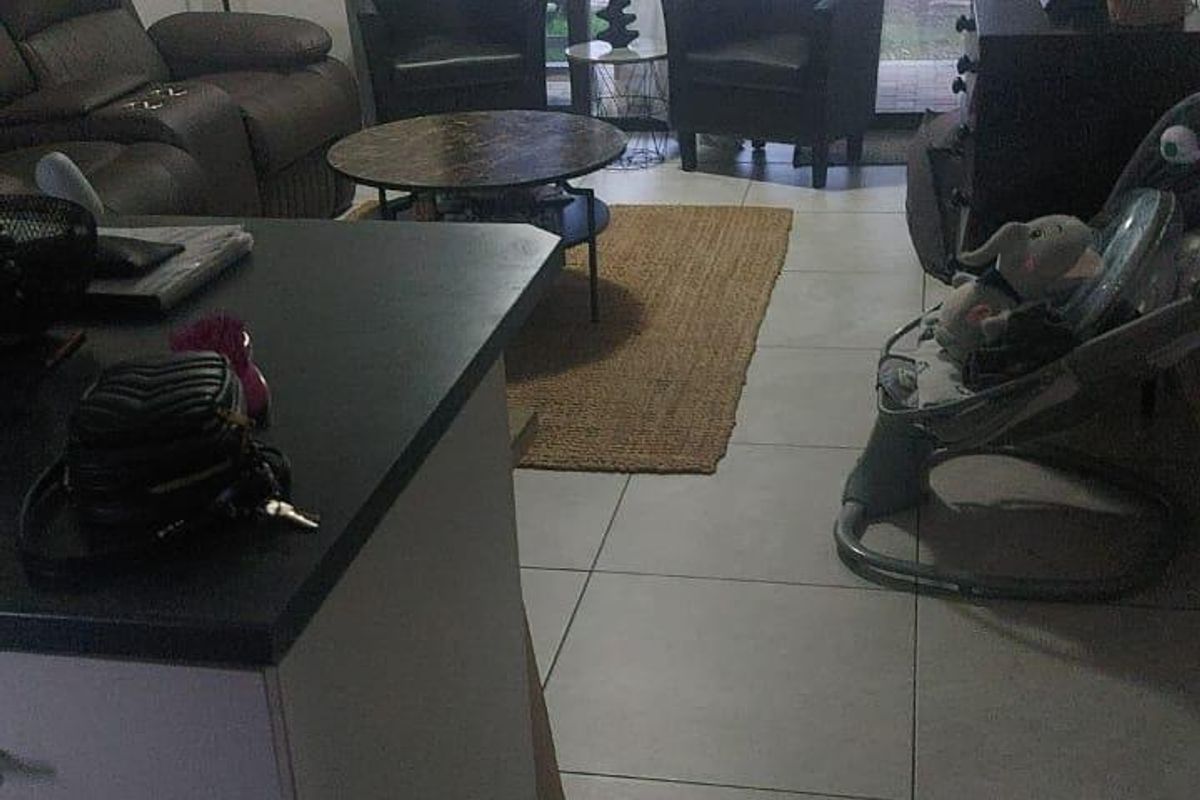 Townhouse Rental Monthly In Port Elizabeth - Photo 4