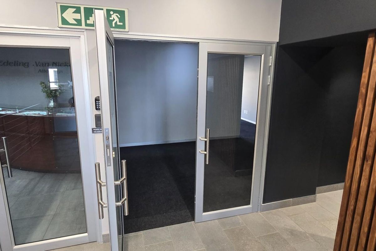 Commercial Rental Monthly In Roodepoort - Photo 2