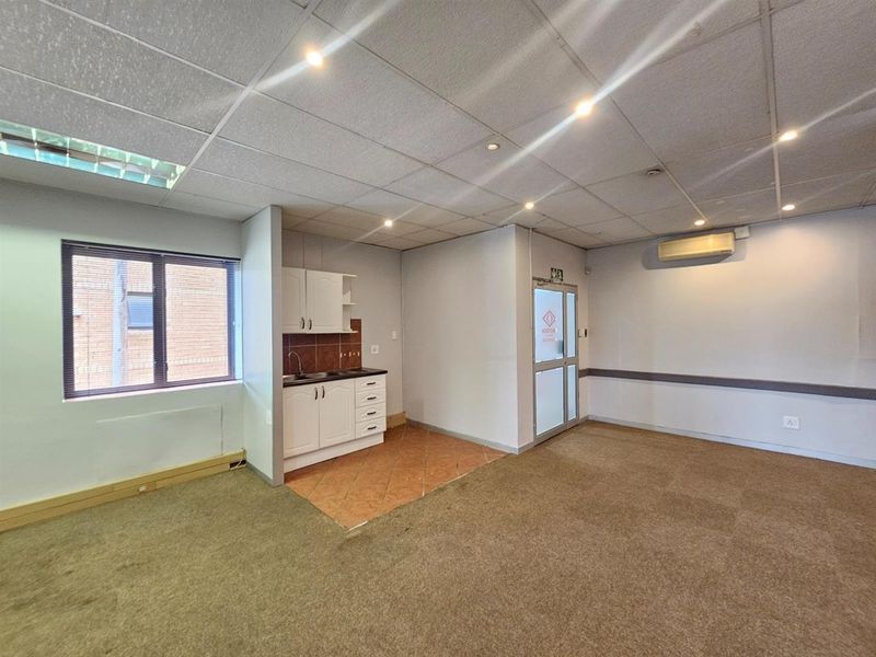 Commercial Rental Monthly In Pretoria - Photo 6