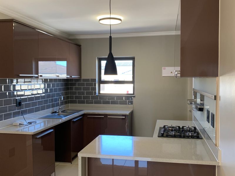 Apartment For Sale In Midrand - Photo 2