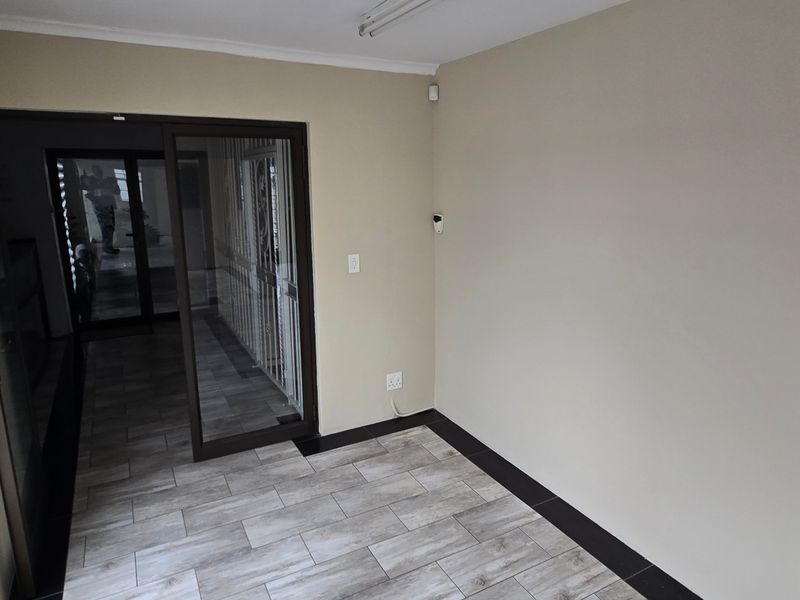 Commercial Rental Monthly In Roodepoort - Photo 5