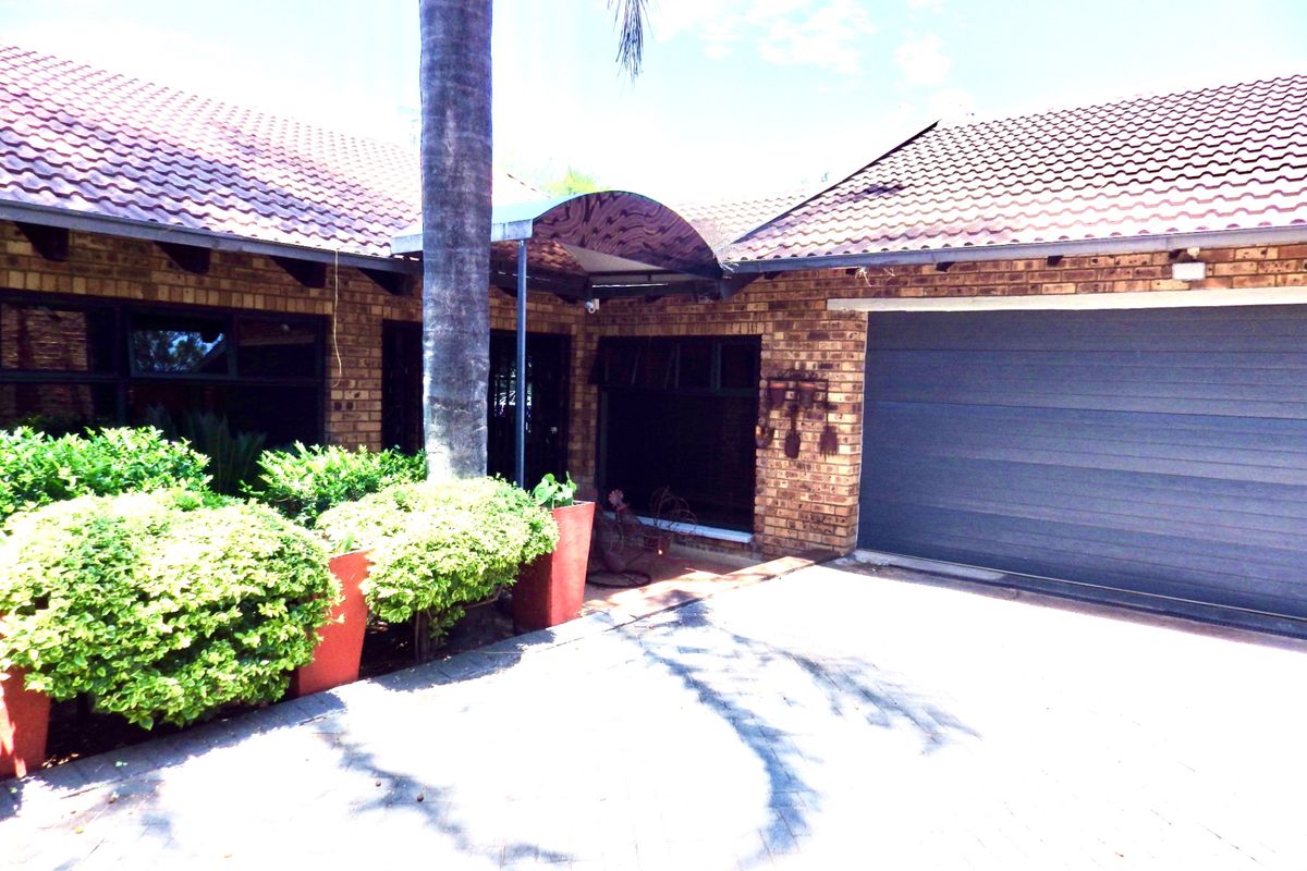 House For Sale In Klerksdorp - Photo 2