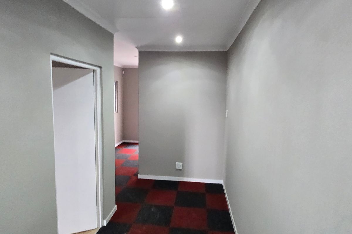 Commercial Rental Monthly In Roodepoort - Photo 2