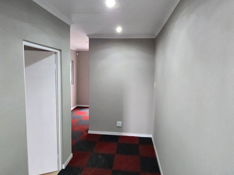 Commercial Rental Monthly In Roodepoort - Photo 2