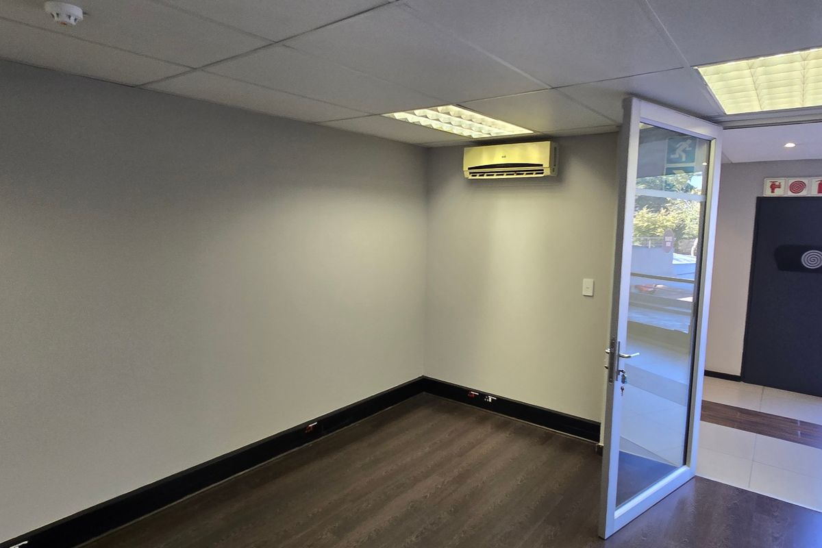 Commercial Rental Monthly In Randburg - Photo 5