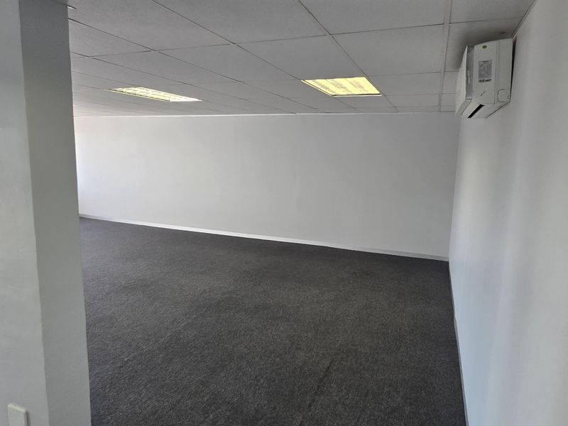 Commercial Rental Monthly In Randburg - Photo 6