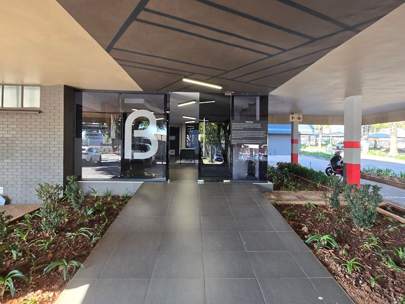 Commercial Rental Monthly In Randburg - Photo 2