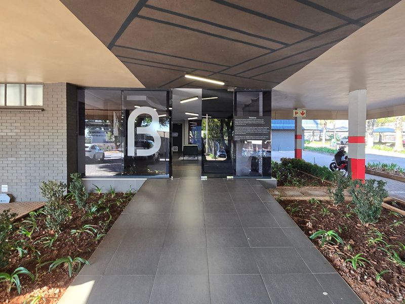 Commercial Rental Monthly In Randburg - Photo 2