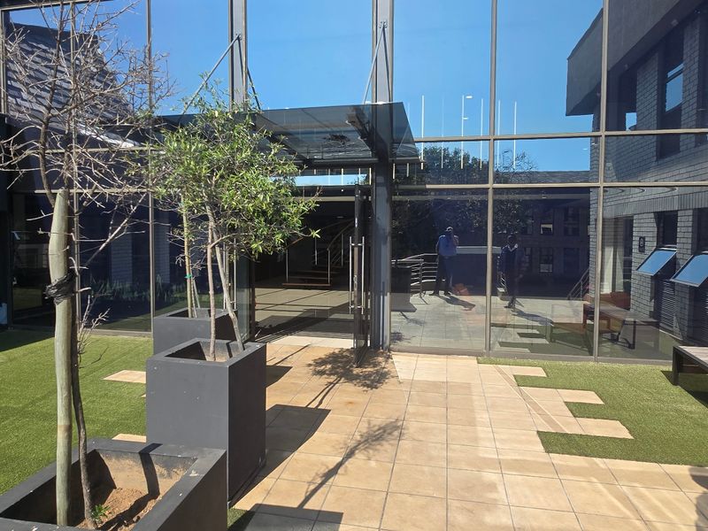 Commercial Rental Monthly In Sandton - Photo 4