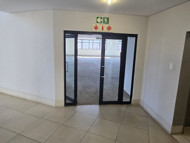 Commercial Rental Monthly In Sandton - Photo 2
