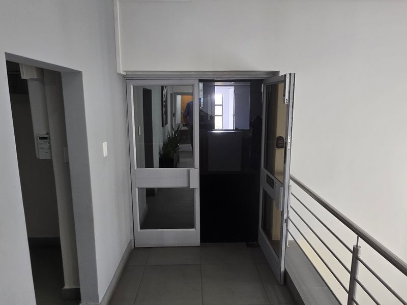 Commercial Rental Monthly In Sandton - Photo 4
