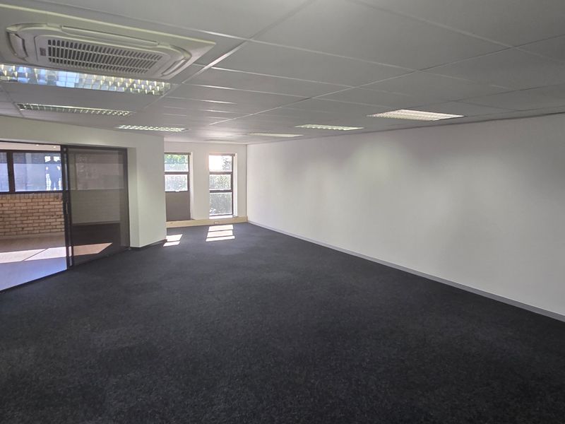 Commercial Rental Monthly In Sandton - Photo 10