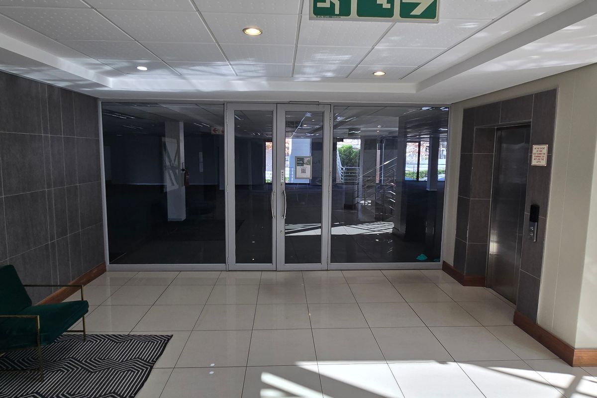 Commercial Rental Monthly In Sandton - Photo 4